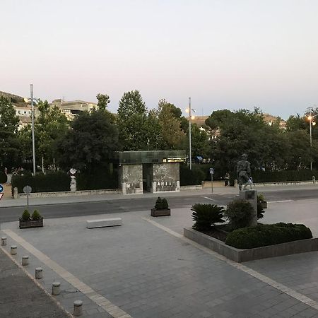 אלקלה לה ריאל Hostal Rio De Oro מראה חיצוני תמונה