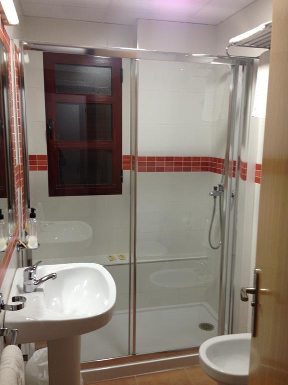 אלקלה לה ריאל Hostal Rio De Oro מראה חיצוני תמונה