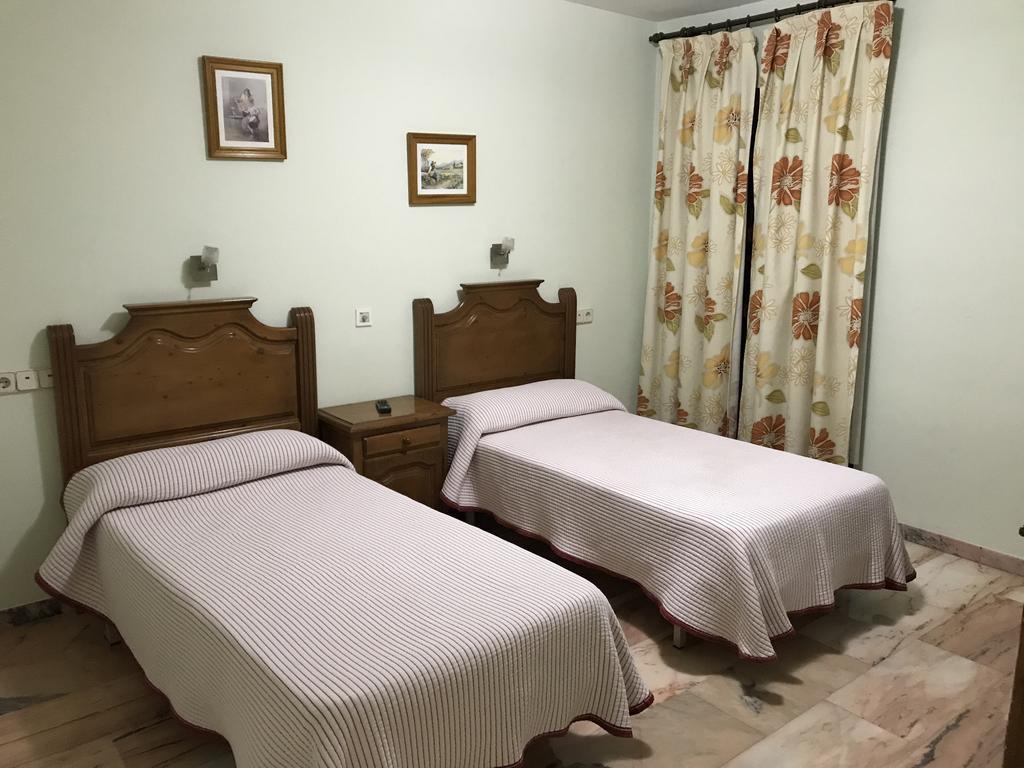 אלקלה לה ריאל Hostal Rio De Oro מראה חיצוני תמונה