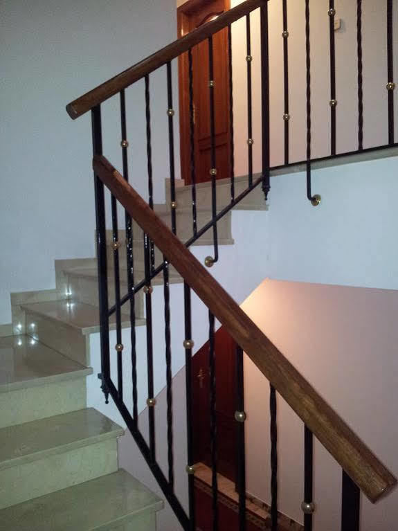 אלקלה לה ריאל Hostal Rio De Oro מראה חיצוני תמונה