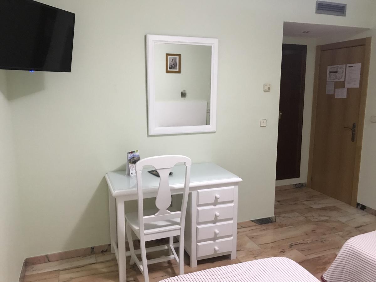 אלקלה לה ריאל Hostal Rio De Oro מראה חיצוני תמונה