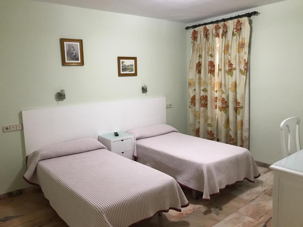 אלקלה לה ריאל Hostal Rio De Oro מראה חיצוני תמונה