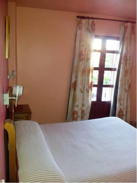 אלקלה לה ריאל Hostal Rio De Oro מראה חיצוני תמונה