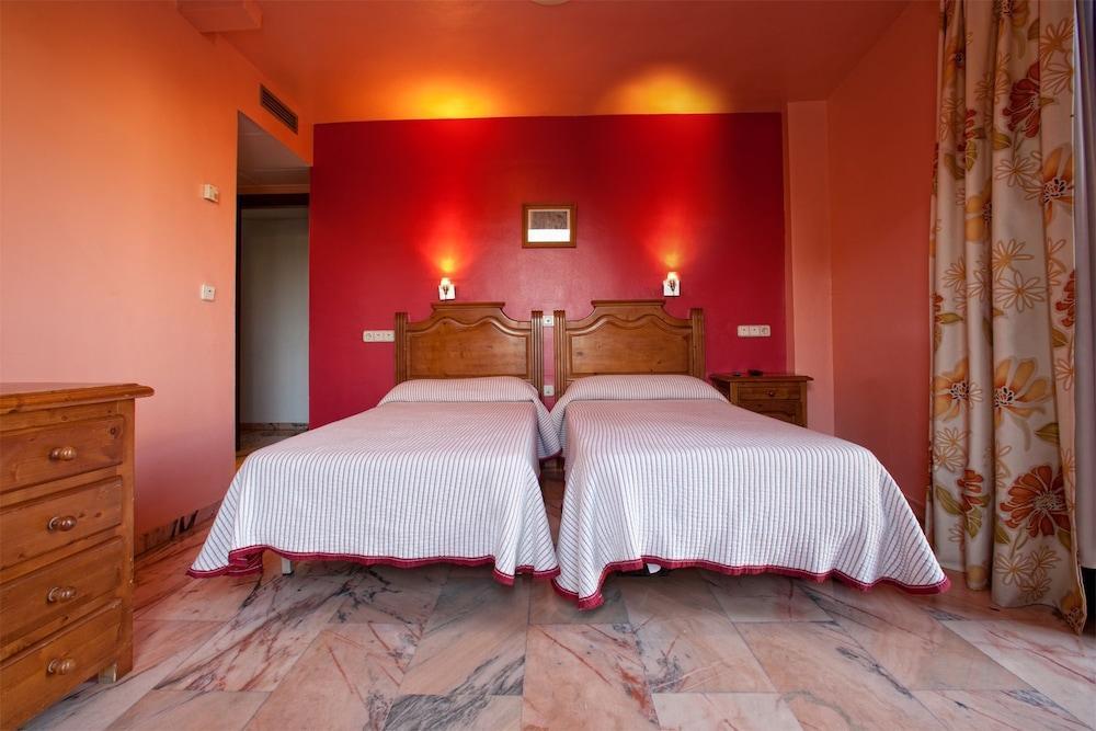 אלקלה לה ריאל Hostal Rio De Oro מראה חיצוני תמונה